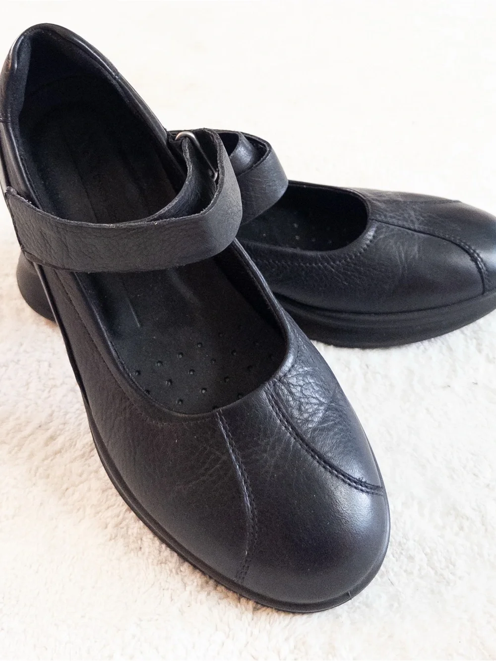 ECCO Black Leather Mary Jane Shoes Women’s Size 37 US 6.5/7 Comfort Flats